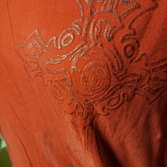 Red Shirt- Royal Testament, M - Picture 4 of 5